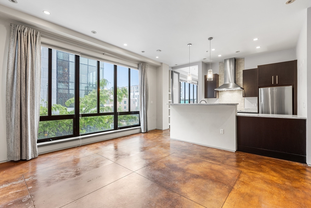 36 A St, Boston, Massachusetts, 2 Bedrooms Bedrooms, 4 Rooms Rooms,1 BathroomBathrooms,Residential Lease,For Rent,A St,73382746