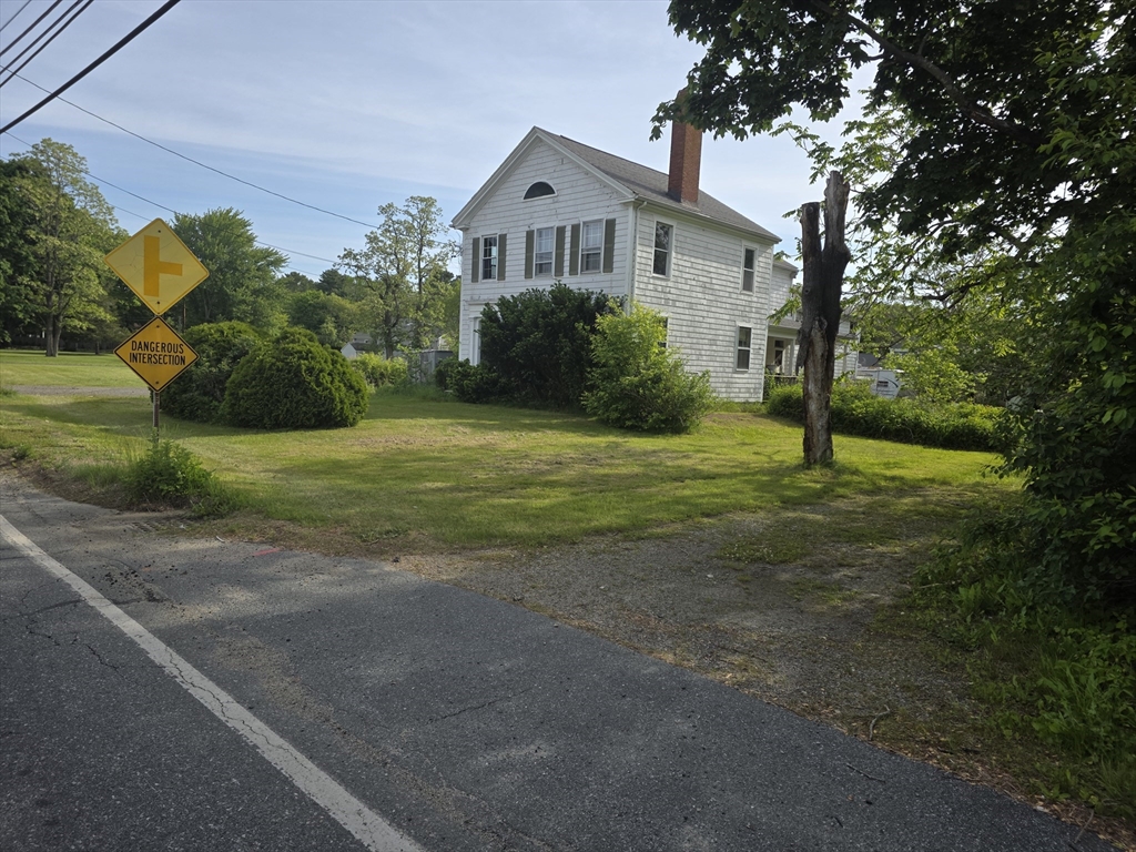1164 Main St, Acushnet, Massachusetts, 2 Bedrooms Bedrooms, 8 Rooms Rooms,2 BathroomsBathrooms,Residential Income,For Sale,Main St,73382796