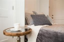 16 Fifth St, Chelsea, Massachusetts, 2 Rooms Rooms,1 BathroomBathrooms,Residential Lease,For Rent,Fifth St,73382849