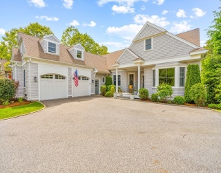 29 Flat Pond Circle, Mashpee, Massachusetts, 5 Bedrooms Bedrooms, 7 Rooms Rooms,4.5 BathroomsBathrooms,Residential,For Sale,Flat Pond Circle,73382655