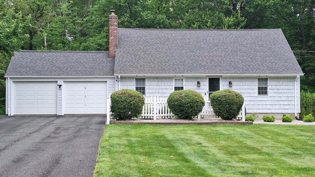 77 Indian Spring Rd, East Longmeadow, Massachusetts, 4 Bedrooms Bedrooms, 6 Rooms Rooms,2 BathroomsBathrooms,Residential,For Sale,Indian Spring Rd,73382869