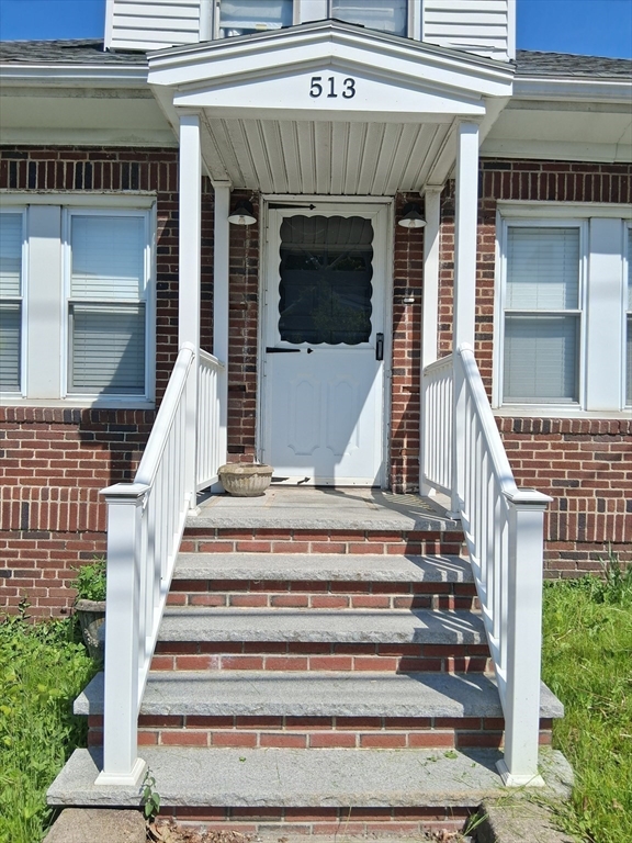 513 Washington Ave, Chelsea, Massachusetts, 3 Bedrooms Bedrooms, 6 Rooms Rooms,1.5 BathroomsBathrooms,Residential,For Sale,Washington Ave,73383024