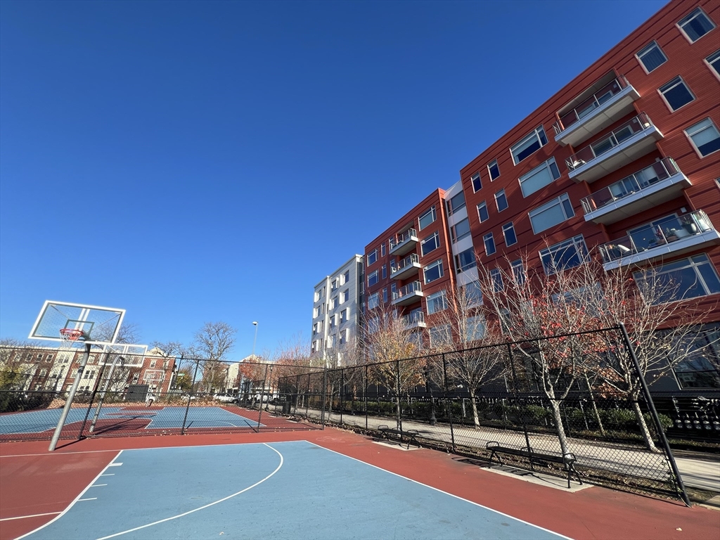 99 Sumner St, Boston, Massachusetts, 3 Rooms Rooms,1 BathroomBathrooms,Residential,For Sale,Sumner St,73383111