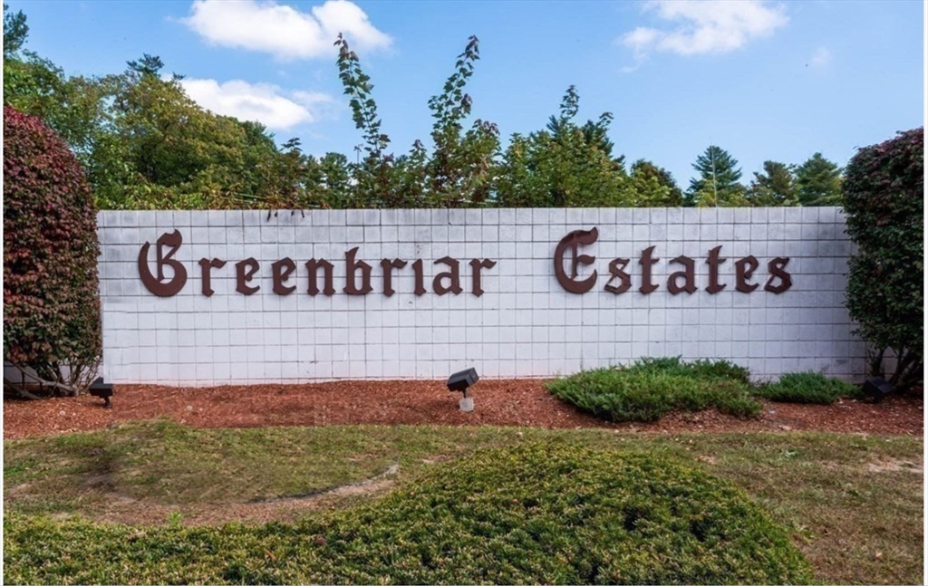 1 Greenbriar, North Reading, Massachusetts, 1 Bedroom Bedrooms, 4 Rooms Rooms,1 BathroomBathrooms,Residential Lease,For Rent,Greenbriar,73383100