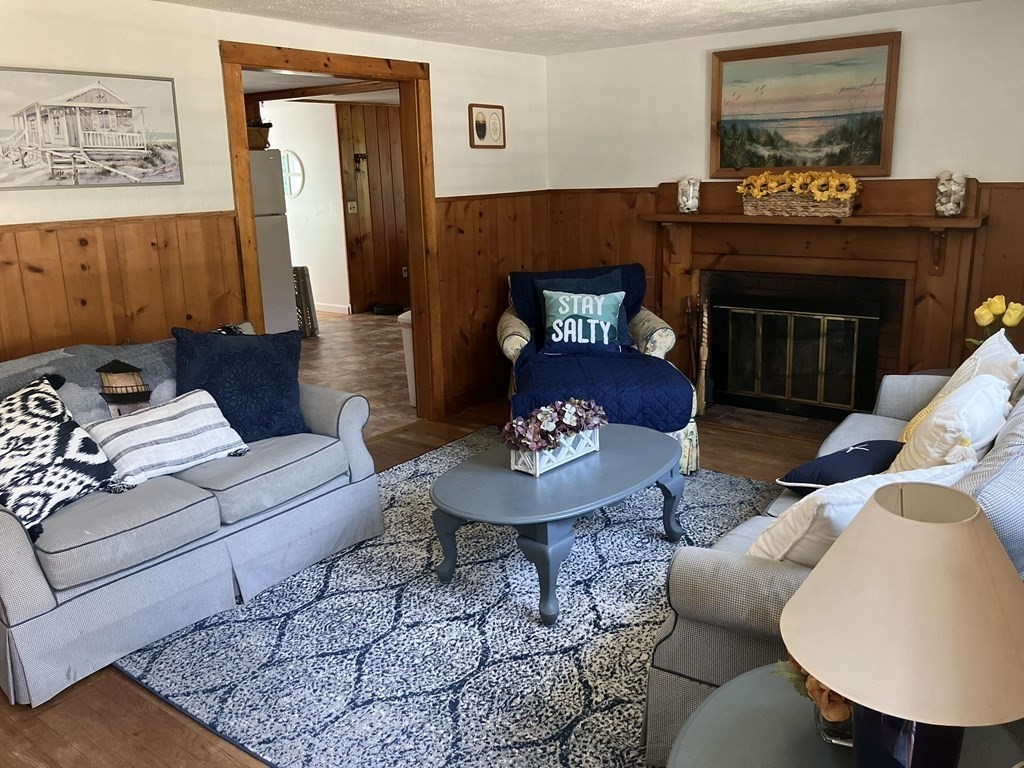 27 Naushon Rd, Dennis, Massachusetts, 5 Bedrooms Bedrooms, 7 Rooms Rooms,1.5 BathroomsBathrooms,Residential Lease,For Rent,Naushon Rd,73383120