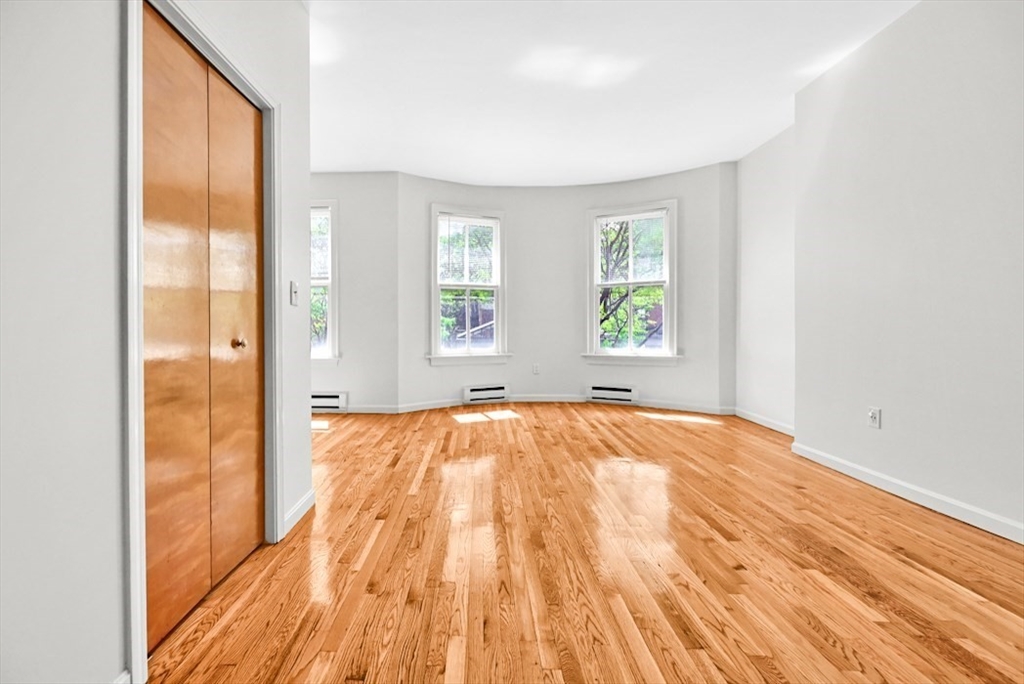 773 Tremont, Boston, Massachusetts, 2 Bedrooms Bedrooms, 4 Rooms Rooms,2 BathroomsBathrooms,Residential Lease,For Rent,Tremont,73383131