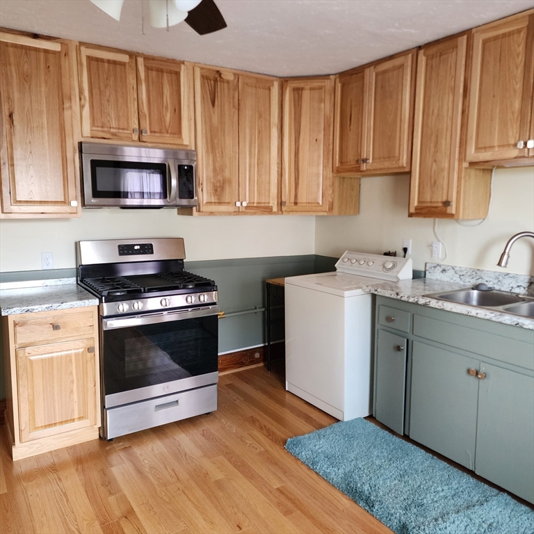 8 Clark St, Webster, Massachusetts, 2 Bedrooms Bedrooms, 4 Rooms Rooms,1 BathroomBathrooms,Residential Lease,For Rent,Clark St,73383159