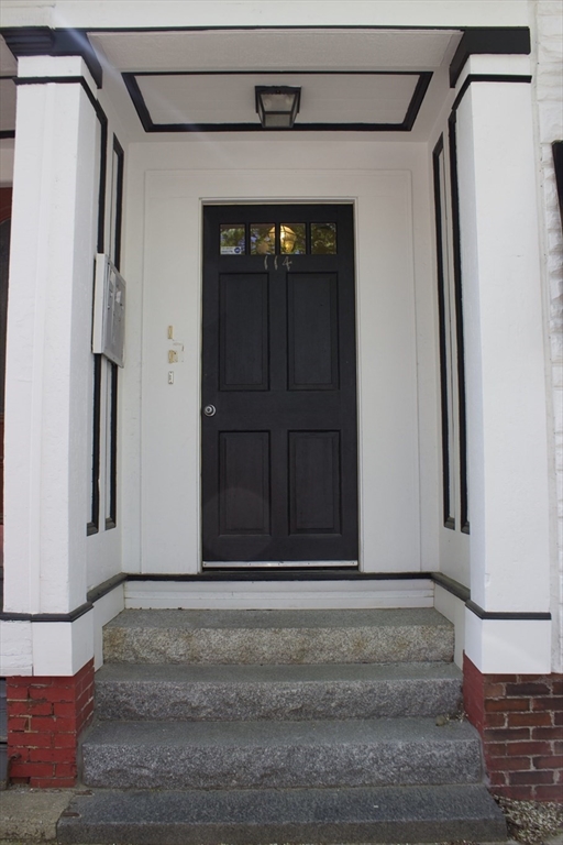 114 Thorndike, Cambridge, Massachusetts, 2 Bedrooms Bedrooms, 4 Rooms Rooms,1 BathroomBathrooms,Residential Lease,For Rent,Thorndike,73383170