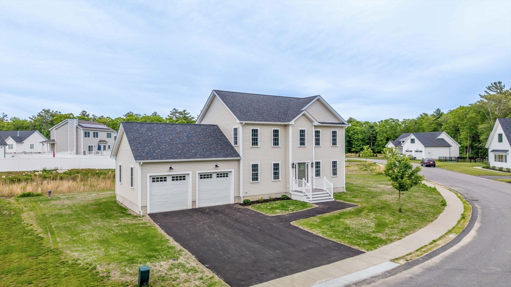 13 Nantucket Dr, Mattapoisett, Massachusetts, 2 Bedrooms Bedrooms, 8 Rooms Rooms,2.5 BathroomsBathrooms,Residential,For Sale,Nantucket Dr,73383182