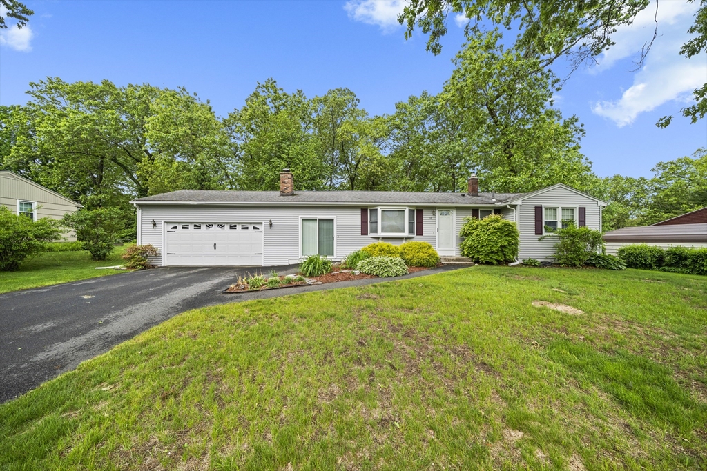 35 Brigham Rd, South Hadley, Massachusetts, 3 Bedrooms Bedrooms, 7 Rooms Rooms,1 BathroomBathrooms,Residential,For Sale,Brigham Rd,73374668