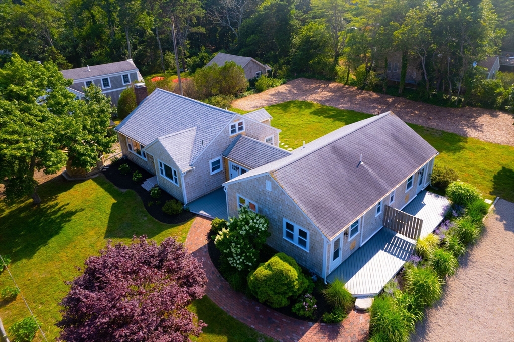 72 Forest Beach Road, Chatham, Massachusetts, 6 Bedrooms Bedrooms, 9 Rooms Rooms,5 BathroomsBathrooms,Residential,For Sale,Forest Beach Road,73383201