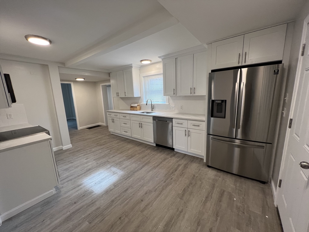 8 Sunset Rd, Wayland, Massachusetts, 3 Bedrooms Bedrooms, 6 Rooms Rooms,2 BathroomsBathrooms,Residential Lease,For Rent,Sunset Rd,73383255