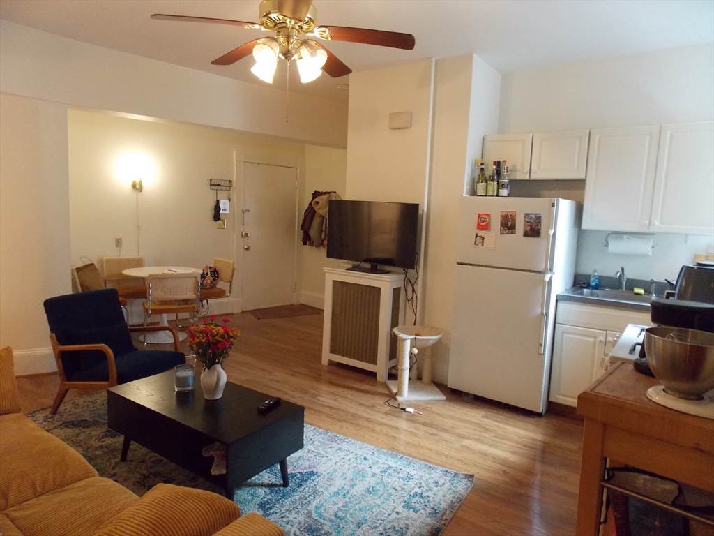 514 Harvard Street, Brookline, Massachusetts, 2 Bedrooms Bedrooms, 3 Rooms Rooms,1 BathroomBathrooms,Residential,For Sale,Harvard Street,73383292