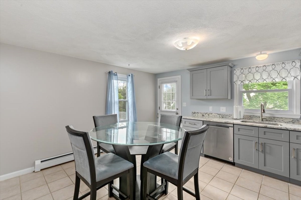 15 Crescent St., Lawrence, Massachusetts, 2 Bedrooms Bedrooms, 4 Rooms Rooms,1.5 BathroomsBathrooms,Residential,For Sale,Crescent St.,73383313