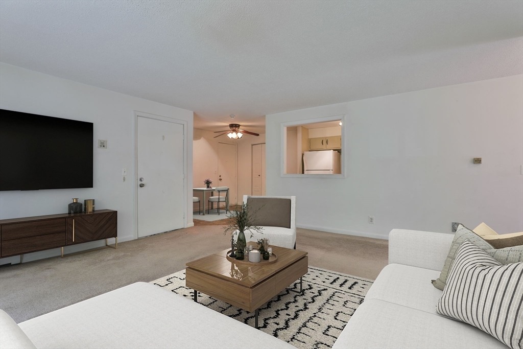 440 North Ave, Haverhill, Massachusetts, 2 Bedrooms Bedrooms, 4 Rooms Rooms,1 BathroomBathrooms,Residential,For Sale,North Ave,73383321