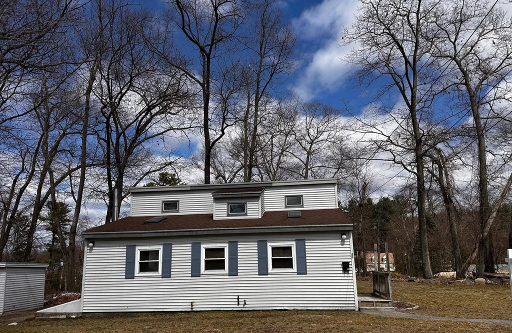 15 Bay State Road, Tyngsborough, Massachusetts, 2 Bedrooms Bedrooms, 5 Rooms Rooms,2 BathroomsBathrooms,Residential,For Sale,Bay State Road,73383373