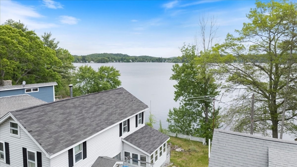 12 Shore Rd, Merrimac, Massachusetts, 3 Bedrooms Bedrooms, 7 Rooms Rooms,1.5 BathroomsBathrooms,Residential,For Sale,Shore Rd,73383427