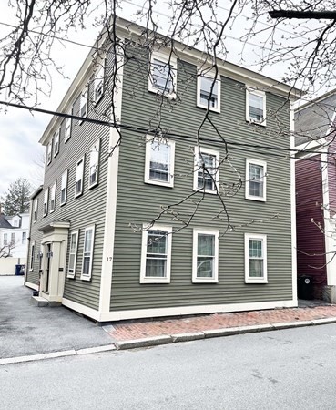 17 Beckford St, Salem, Massachusetts, 1 Bedroom Bedrooms, 3 Rooms Rooms,1 BathroomBathrooms,Residential Lease,For Rent,Beckford St,73383425