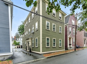 17 Beckford St, Salem, Massachusetts, 1 Bedroom Bedrooms, 3 Rooms Rooms,1 BathroomBathrooms,Residential Lease,For Rent,Beckford St,73383425 17 Beckford St, Salem, Massachusetts, 1 Bedroom Bedrooms, 3 Rooms Rooms,1 BathroomBathrooms,Residential Lease,For Rent,Beckford St,73383425