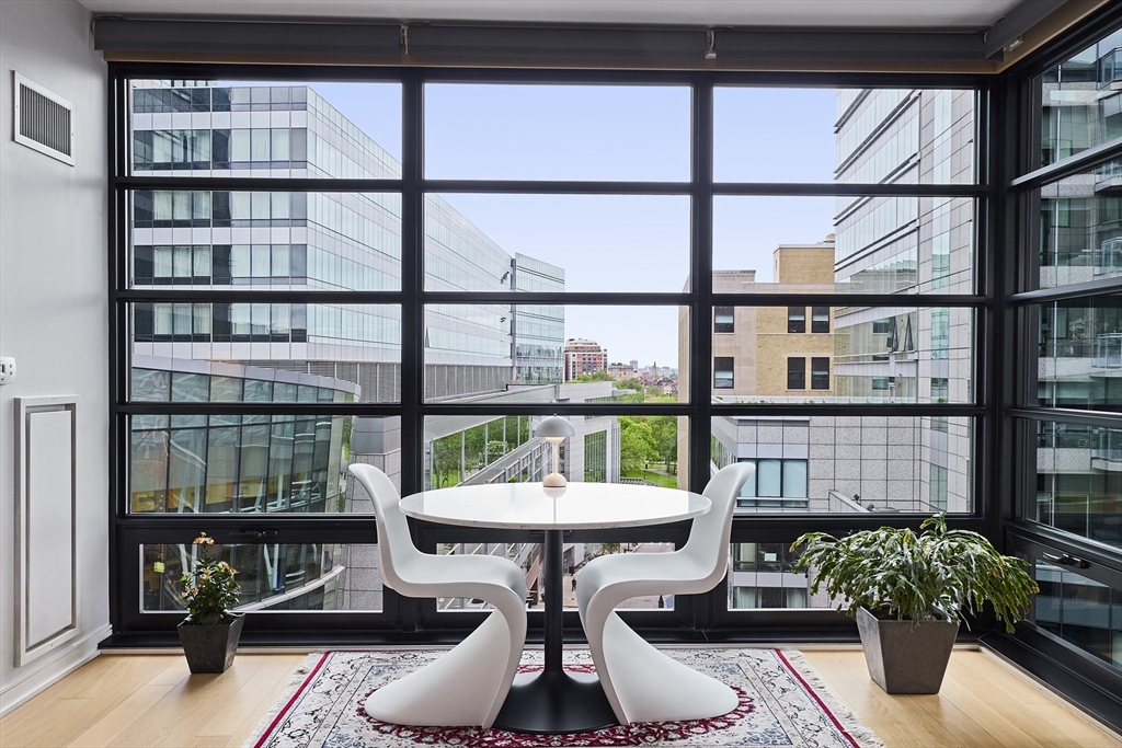 580 Washington St, Boston, Massachusetts, 2 Bedrooms Bedrooms, 4 Rooms Rooms,2 BathroomsBathrooms,Residential,For Sale,Washington St,73383397