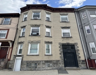 139 London Streeet, Boston, Massachusetts, 2 Bedrooms Bedrooms, 4 Rooms Rooms,1 BathroomBathrooms,Residential Lease,For Rent,London Streeet,73383443