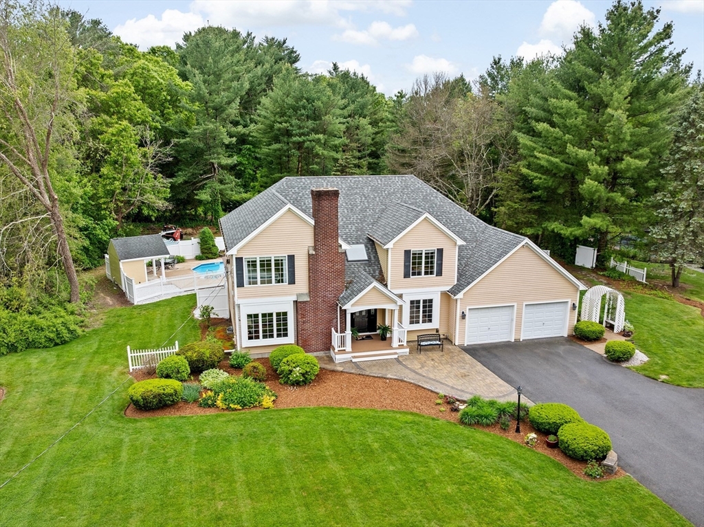 40 Thomas Road, Berkley, Massachusetts, 4 Bedrooms Bedrooms, 9 Rooms Rooms,2.5 BathroomsBathrooms,Residential,For Sale,Thomas Road,73383444