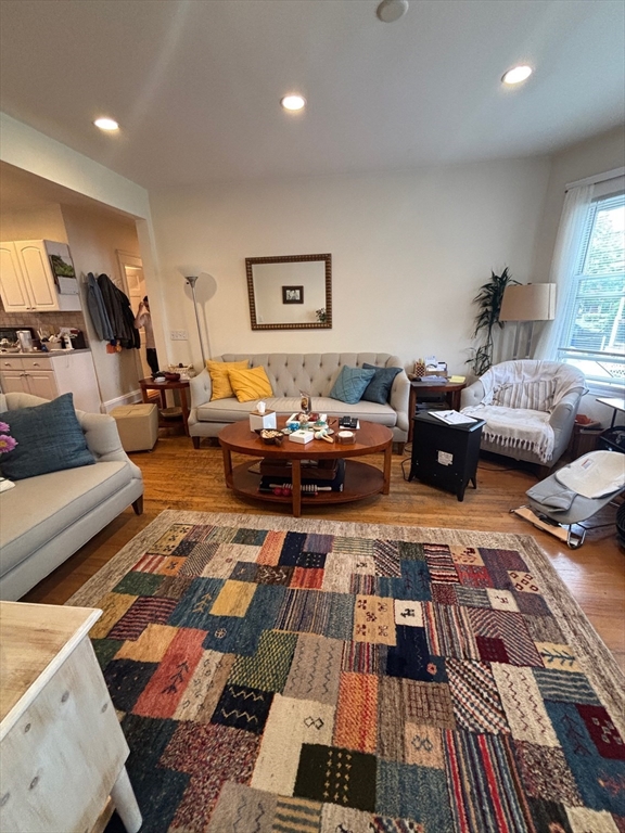 555 Heath St, Brookline, Massachusetts, 4 Bedrooms Bedrooms, 6 Rooms Rooms,2 BathroomsBathrooms,Residential Lease,For Rent,Heath St,73383461
