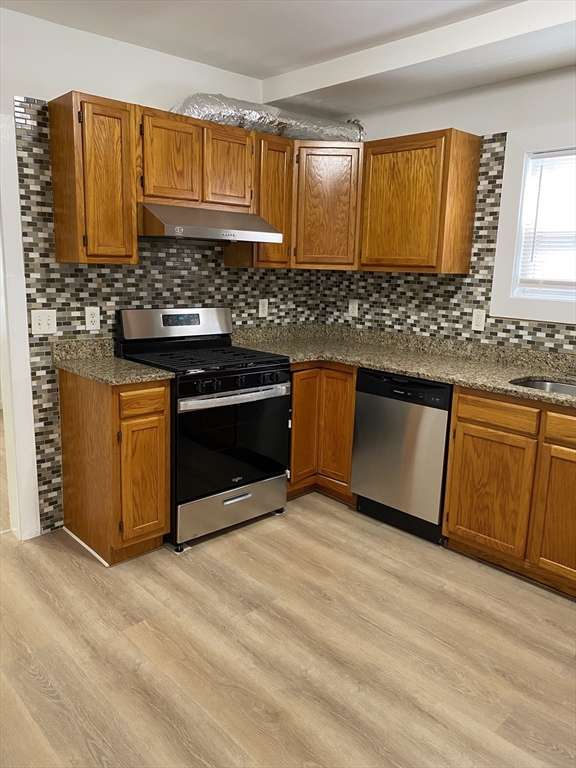 107 East Squantum St, Quincy, Massachusetts, 2 Bedrooms Bedrooms, 5 Rooms Rooms,1 BathroomBathrooms,Residential Lease,For Rent,East Squantum St,73383498