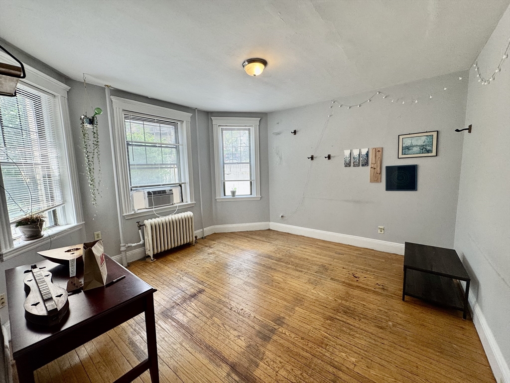 6 Sutherland Rd, Boston, Massachusetts, 2 Bedrooms Bedrooms, 4 Rooms Rooms,1 BathroomBathrooms,Residential Lease,For Rent,Sutherland Rd,73383497
