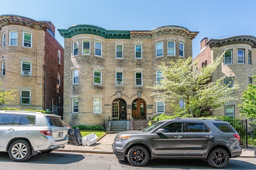 9 Chilcott Pl, Boston, Massachusetts, 4 Bedrooms Bedrooms, 7 Rooms Rooms,2 BathroomsBathrooms,Residential Lease,For Rent,Chilcott Pl,73383516