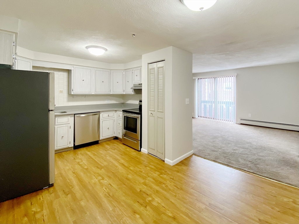 128 Salem Street, Malden, Massachusetts, 2 Bedrooms Bedrooms, 4 Rooms Rooms,1 BathroomBathrooms,Residential Lease,For Rent,Salem Street,73383518