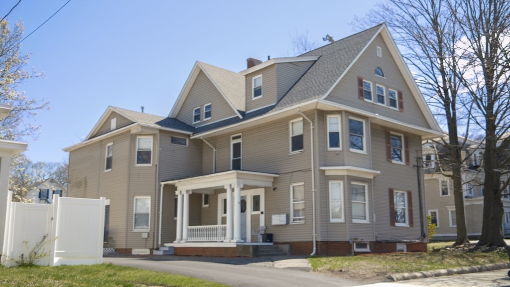 186 Summit St, Pawtucket, Rhode Island, 9 Bedrooms Bedrooms, 23 Rooms Rooms,6 BathroomsBathrooms,Residential Income,For Sale,Summit St,73383707