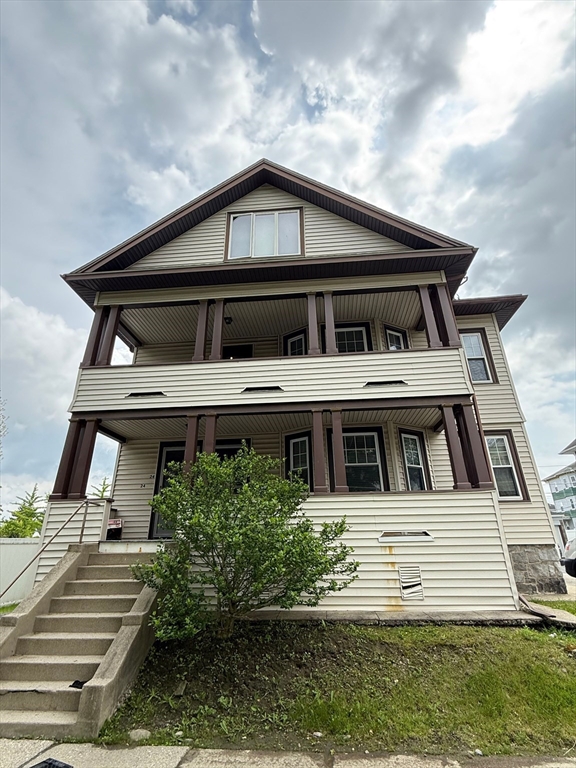22 N Woodford Street, Worcester, Massachusetts, 8 Bedrooms Bedrooms, 19 Rooms Rooms,3 BathroomsBathrooms,Residential Income,For Sale,N Woodford Street,73383724