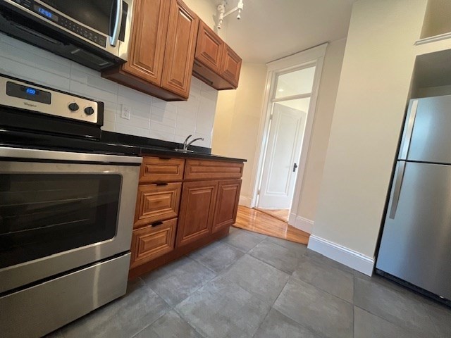 73 Park Drive, Boston, Massachusetts, 2 Bedrooms Bedrooms, 5 Rooms Rooms,1 BathroomBathrooms,Residential Lease,For Rent,Park Drive,73383770