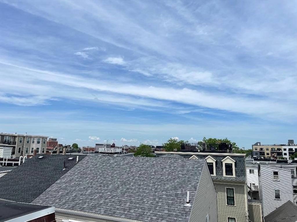 70 Webster St, Boston, Massachusetts, 2 Bedrooms Bedrooms, 4 Rooms Rooms,2 BathroomsBathrooms,Residential,For Sale,Webster St,73383827