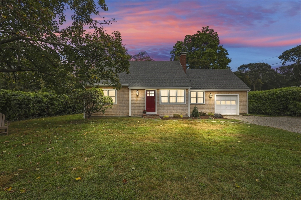 345 W Falmouth Hwy, Falmouth, Massachusetts, 3 Bedrooms Bedrooms, 5 Rooms Rooms,1 BathroomBathrooms,Residential,For Sale,W Falmouth Hwy,73383851