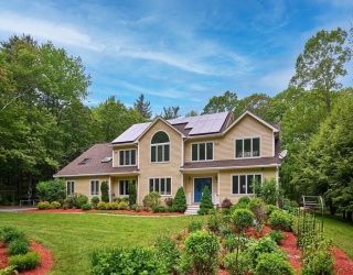 96 Petticoat Hill Road, Williamsburg, Massachusetts, 4 Bedrooms Bedrooms, 12 Rooms Rooms,3 BathroomsBathrooms,Residential,For Sale,Petticoat Hill Road,73384059