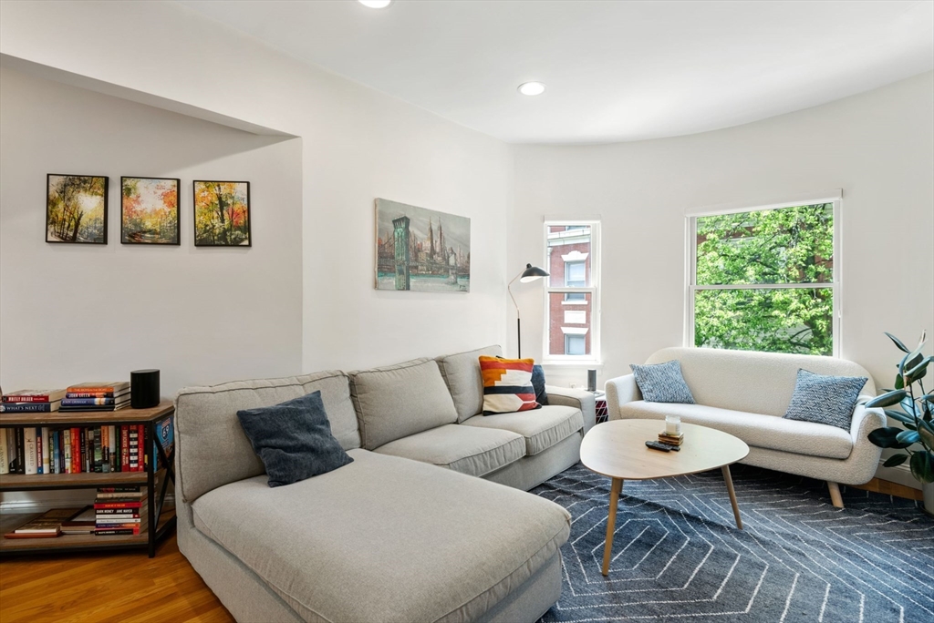 30 Edgerly, Boston, Massachusetts, 2 Bedrooms Bedrooms, 5 Rooms Rooms,1 BathroomBathrooms,Residential,For Sale,Edgerly,73384112