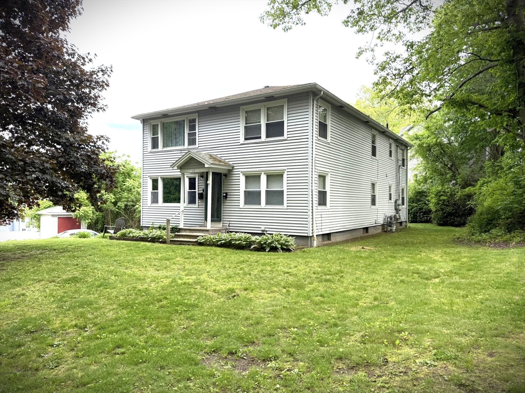 11 Park Rd, Webster, Massachusetts, 7 Bedrooms Bedrooms, 12 Rooms Rooms,2 BathroomsBathrooms,Residential Income,For Sale,Park Rd,73381926