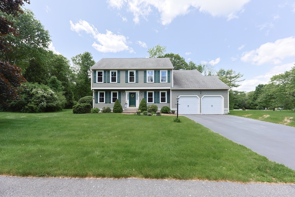 15 Amys Way, Franklin, Massachusetts, 4 Bedrooms Bedrooms, 10 Rooms Rooms,3.5 BathroomsBathrooms,Residential,For Sale,Amys Way,73384090