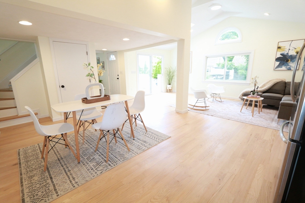 2 Chestnut Ter, Lynn, Massachusetts, 4 Bedrooms Bedrooms, 10 Rooms Rooms,1 BathroomBathrooms,Residential,For Sale,Chestnut Ter,73384068