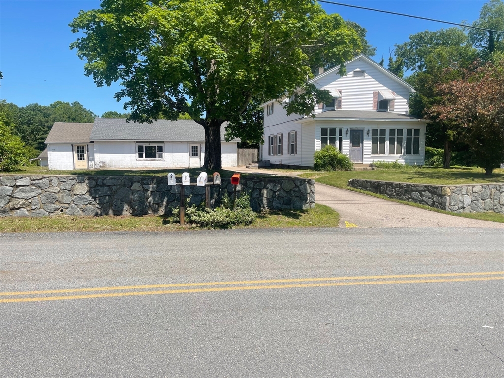 47-49 Harvey St, Norton, Massachusetts, 8 Bedrooms Bedrooms, 18 Rooms Rooms,4 BathroomsBathrooms,Residential Income,For Sale,Harvey St,73384189