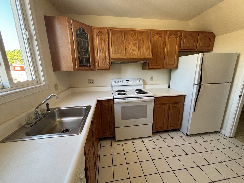 1213 Adams, Boston, Massachusetts, 2 Bedrooms Bedrooms, 5 Rooms Rooms,1 BathroomBathrooms,Residential Lease,For Rent,Adams,73384241