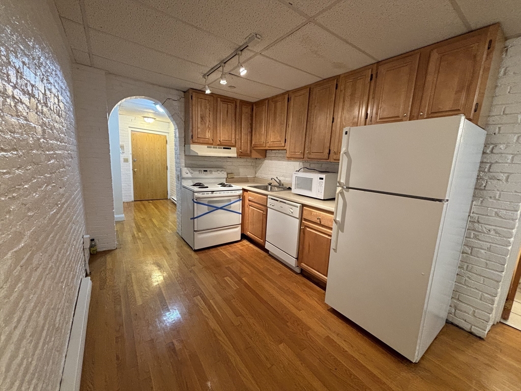 96 Tyler, Boston, Massachusetts, 2 Bedrooms Bedrooms, 5 Rooms Rooms,1 BathroomBathrooms,Residential Lease,For Rent,Tyler,73384244