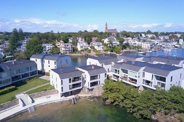2 Brackett Brackett Pl, Marblehead, Massachusetts, 2 Bedrooms Bedrooms, 4 Rooms Rooms,1.5 BathroomsBathrooms,Residential Lease,For Rent,Brackett Pl,73384253