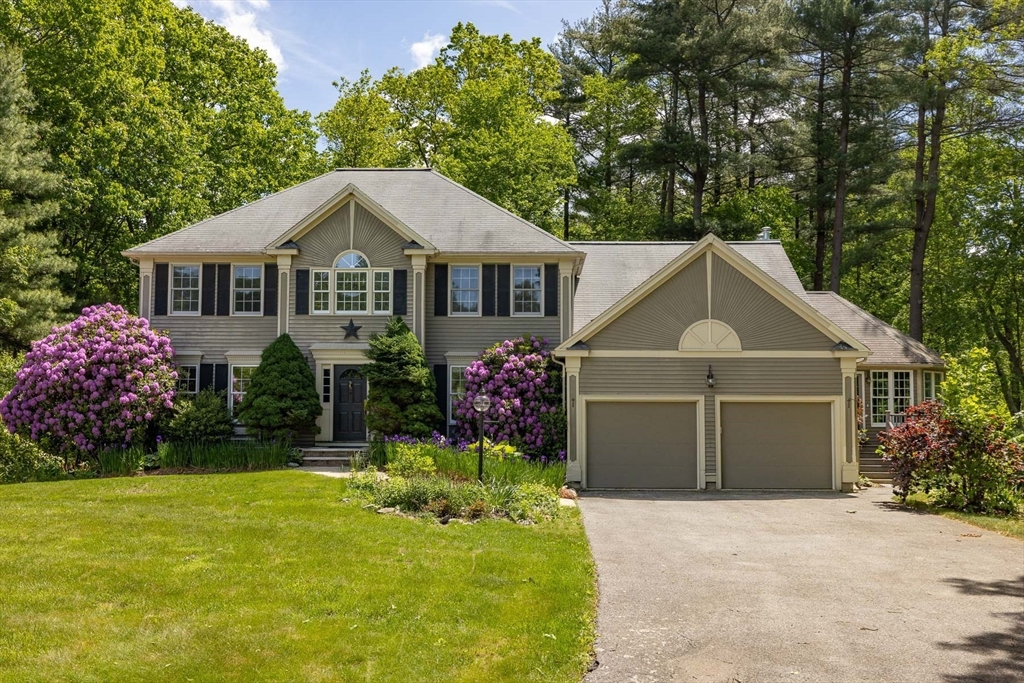6 Rosemarie Lane, Georgetown, Massachusetts, 4 Bedrooms Bedrooms, 10 Rooms Rooms,2.5 BathroomsBathrooms,Residential,For Sale,Rosemarie Lane,73384368