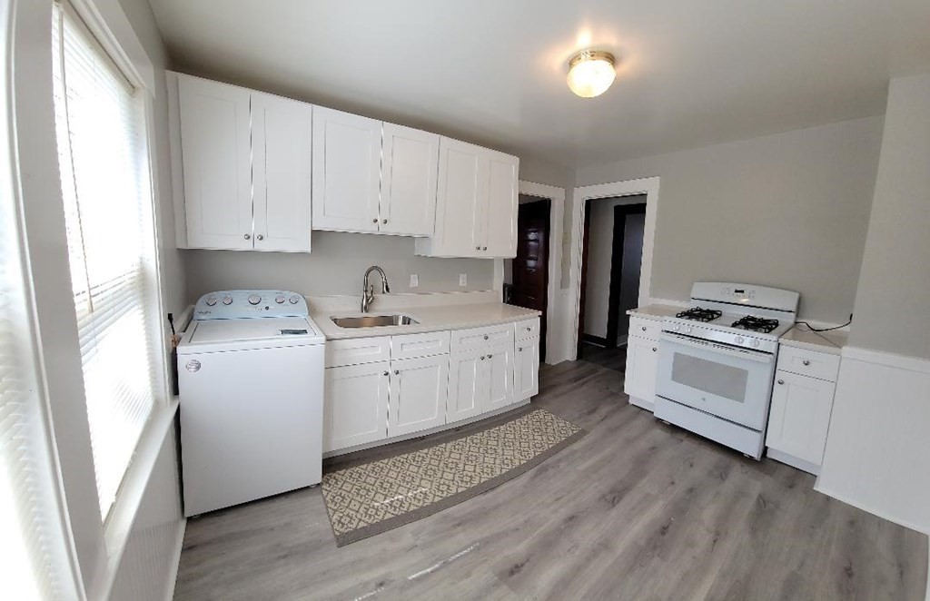 10-12 Brookway Rd, Boston, Massachusetts, 2 Bedrooms Bedrooms, 6 Rooms Rooms,1 BathroomBathrooms,Residential Lease,For Rent,Brookway Rd,73384273