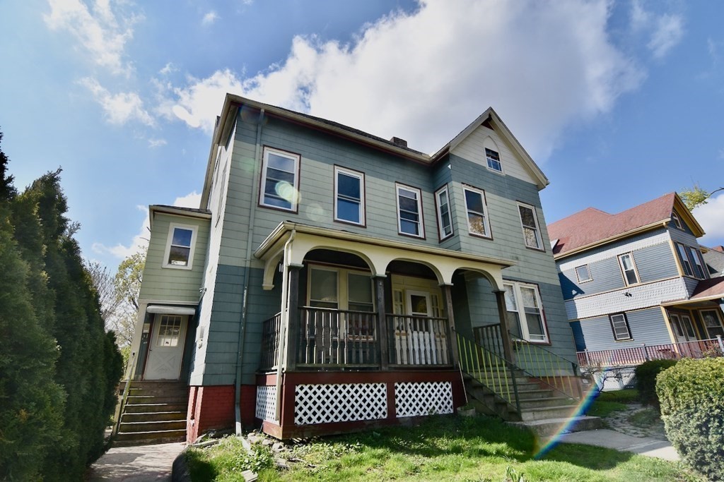 15-1/2 Tremlett St, Boston, Massachusetts, 6 Bedrooms Bedrooms, 15 Rooms Rooms,2 BathroomsBathrooms,Residential Income,For Sale,Tremlett St,73384336