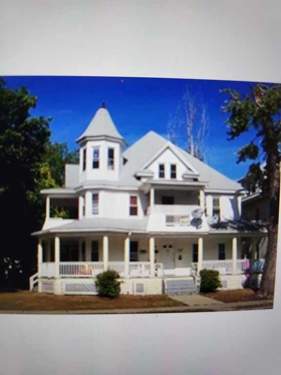 127 Dickinson St, Springfield, Massachusetts, 8 Bedrooms Bedrooms, 16 Rooms Rooms,4 BathroomsBathrooms,Residential Income,For Sale,Dickinson St,73384418