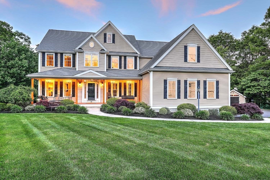 19 Mulberry Lane, Franklin, Massachusetts, 4 Bedrooms Bedrooms, 12 Rooms Rooms,3.5 BathroomsBathrooms,Residential,For Sale,Mulberry Lane,73384456